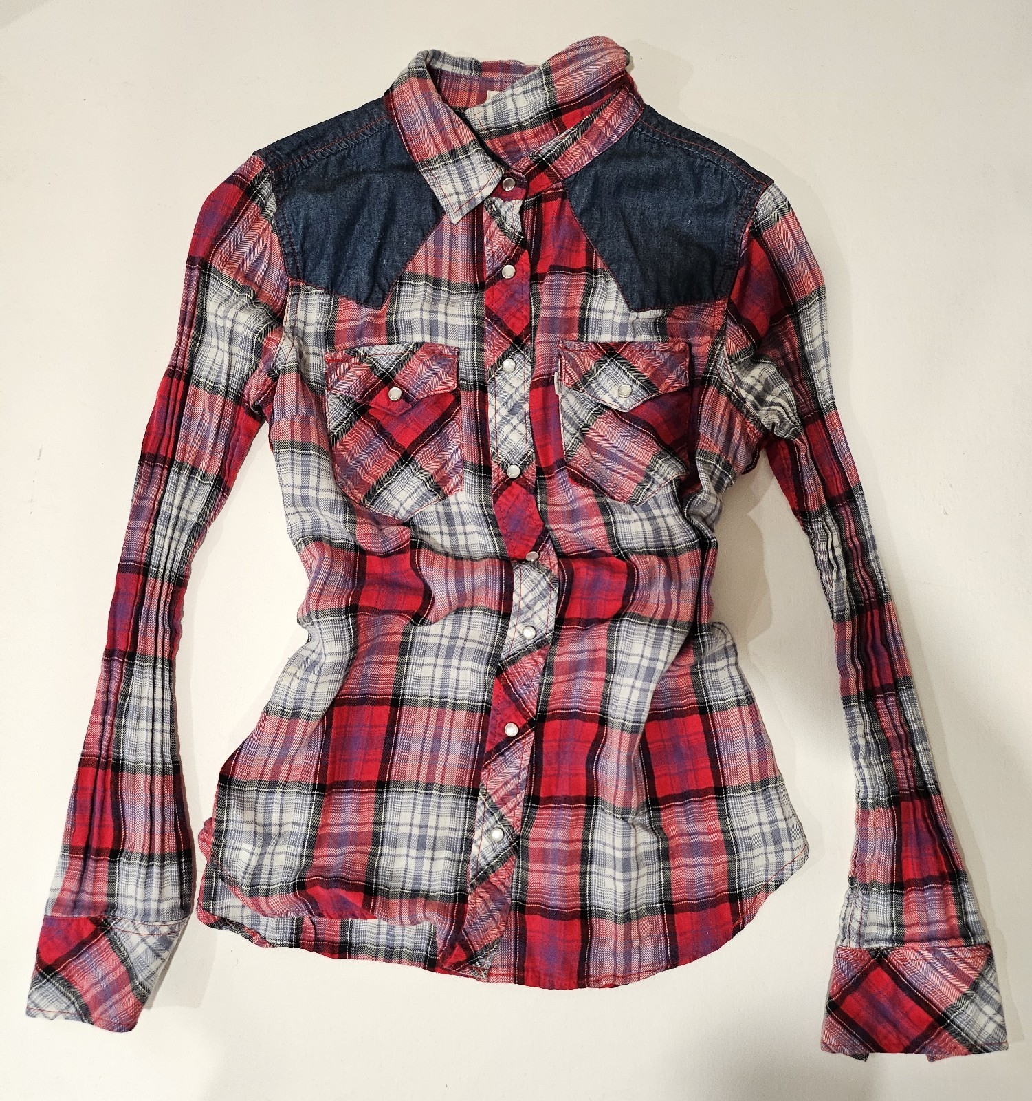 Levi&rsquo;s – Vintage Western Plaid Denim Snap Shirt – Size S/P