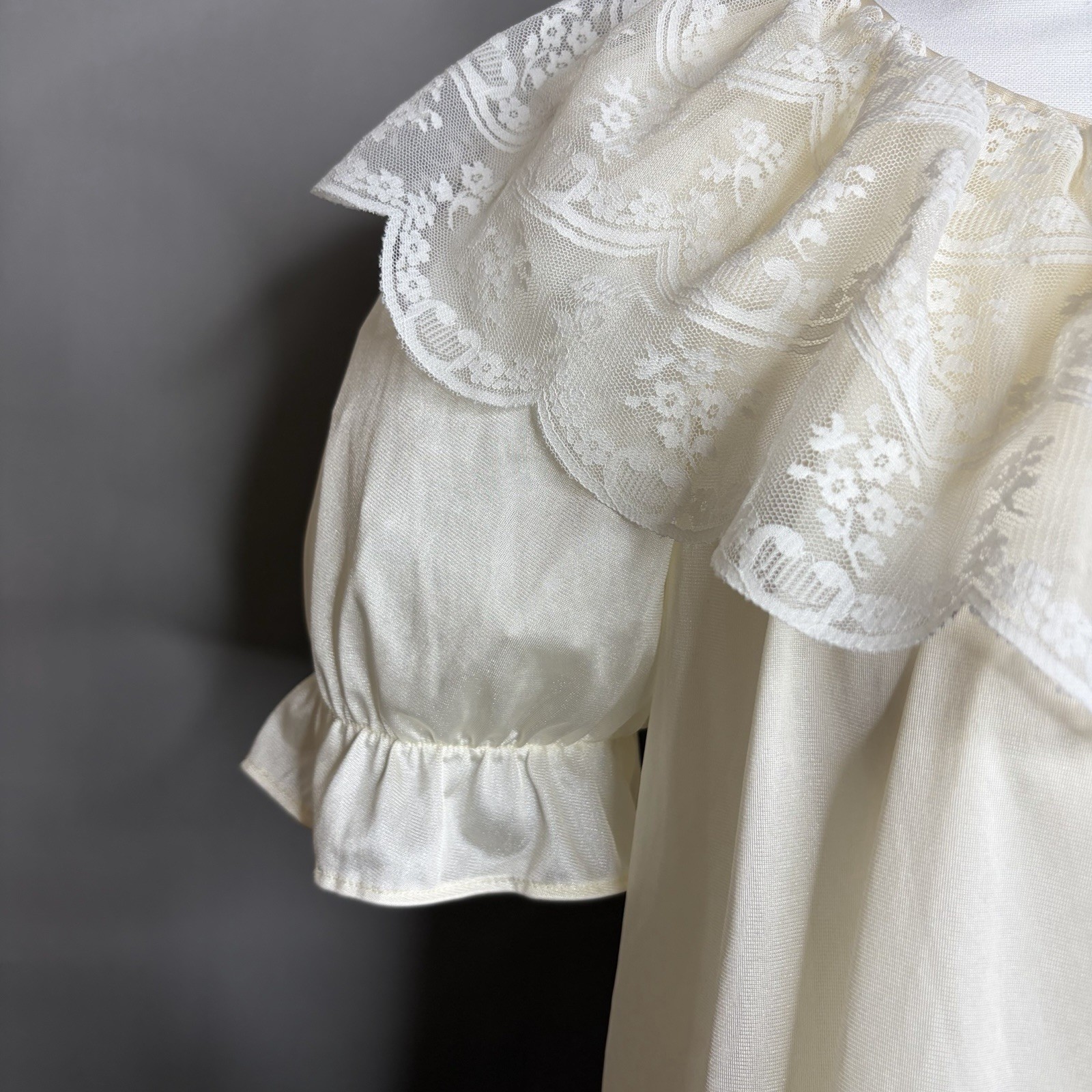 Vintage Ivory Lace Bed Jacket M Cropped Open Front Coquette Boudoir Nylon Top