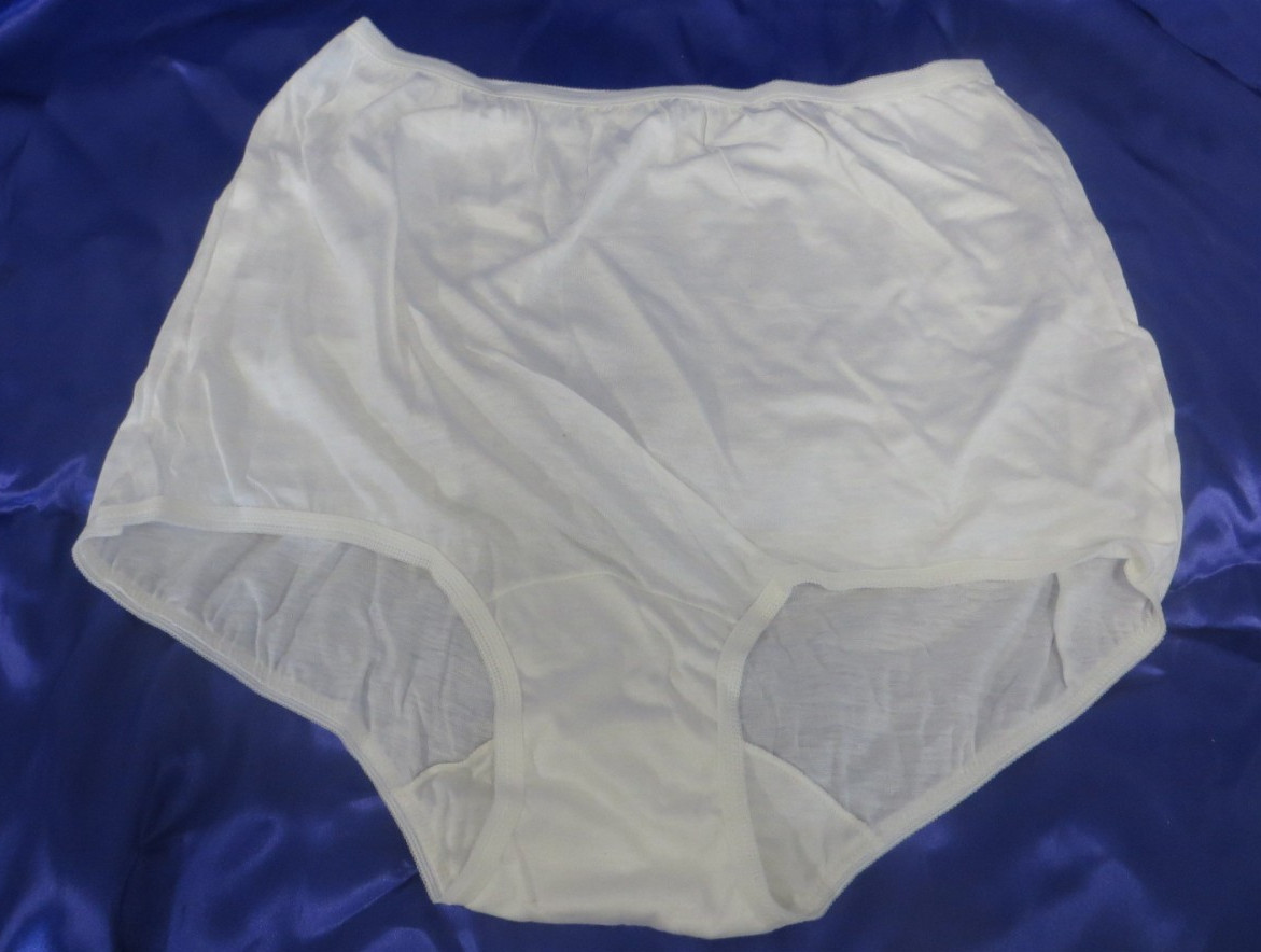 Vtg JC Penney White Cotton Full Brief Panties – Women&rsquo;s – Sz 40 – d