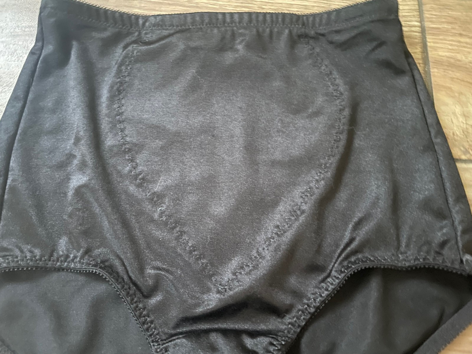 NWOT Bali #8710 Second Skin Girdle Panties Medium Black