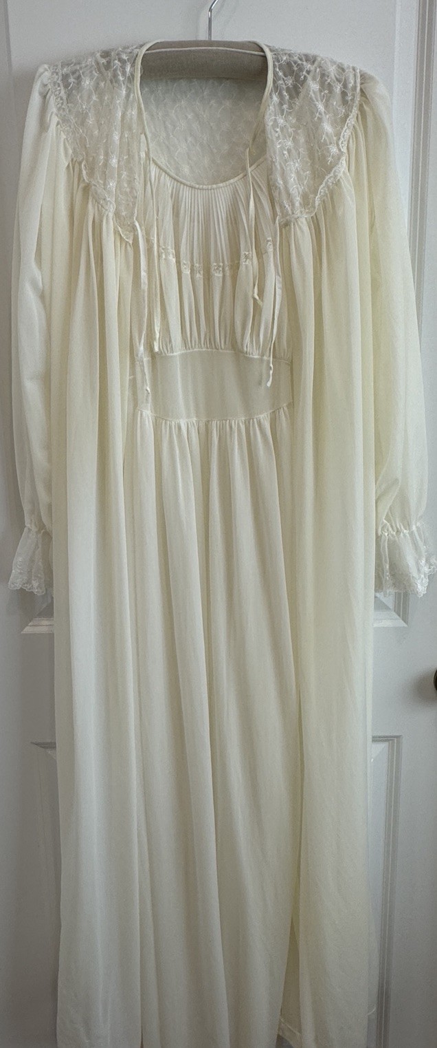 3 Piece Set – Shadowline Pinehurst Nightgown / Robe Peignoir VTG READ