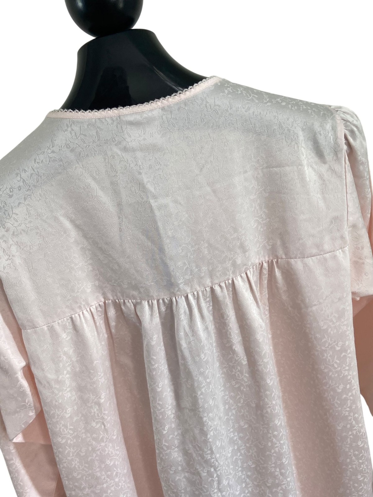 Vtg Womens Pink Embroidered Satin Nightgown Lace Yoke Pleated Long Sleeve Gown