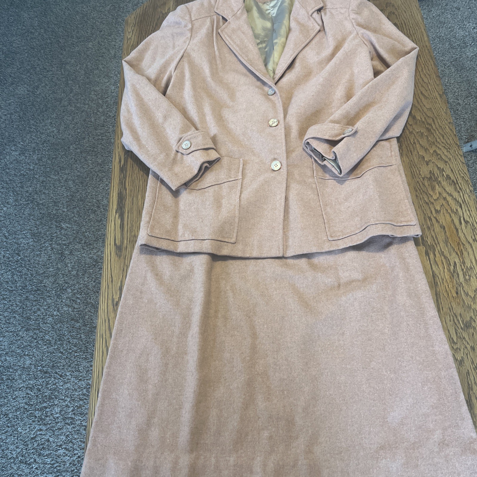 VTG 60&rsquo;s Hardy Amies Mauve Satin Lined Collared Jacket Skirt Suit Set