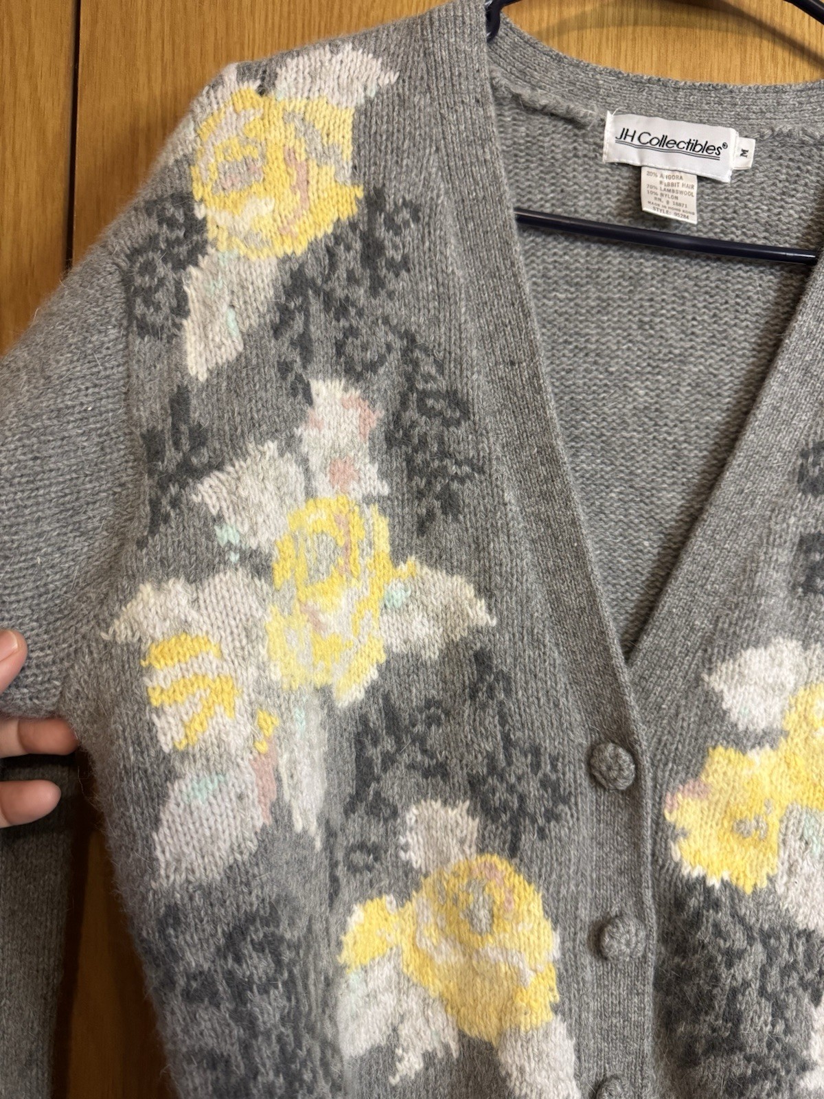 Womens MEDIUM Angora Lambswool Gray Cardigan Floral Cottagecore Teacher Casual