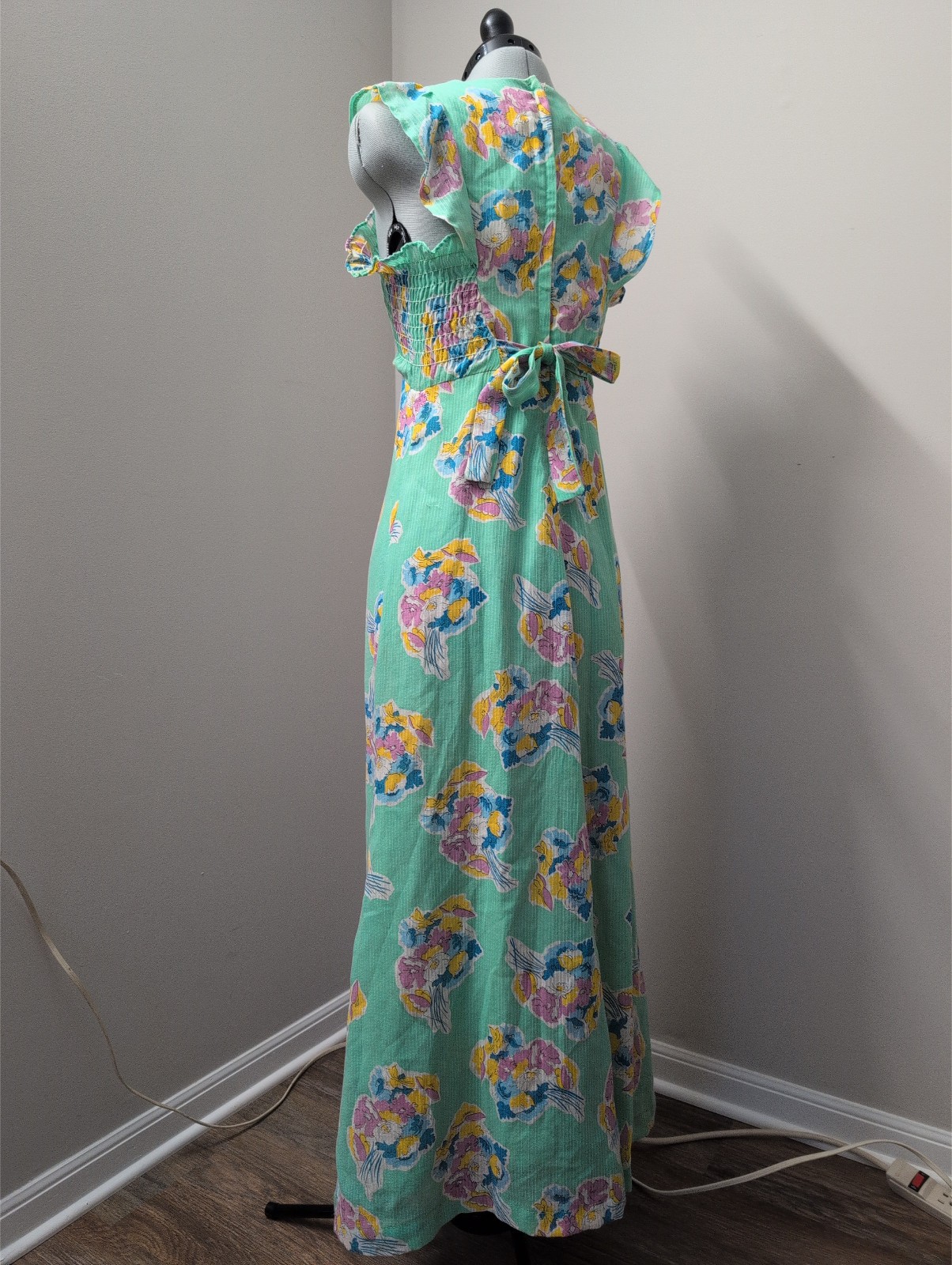 Vintage 60s 70s Maxi hollywood Dress Sz S Mint Green V-neck floral