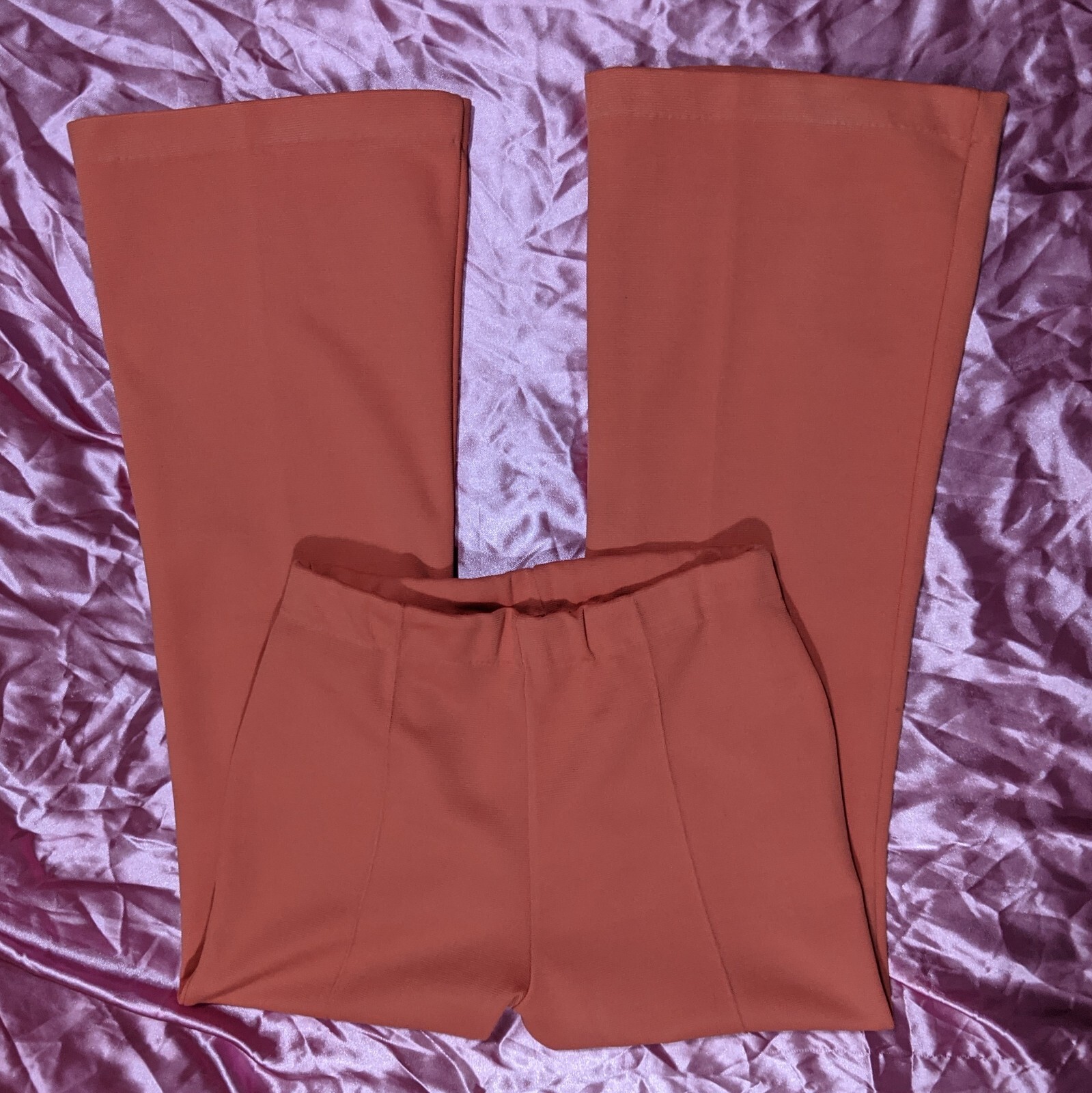 Vintage 1970s women&rsquo;s salmon /orange flare bell bottoms sz m