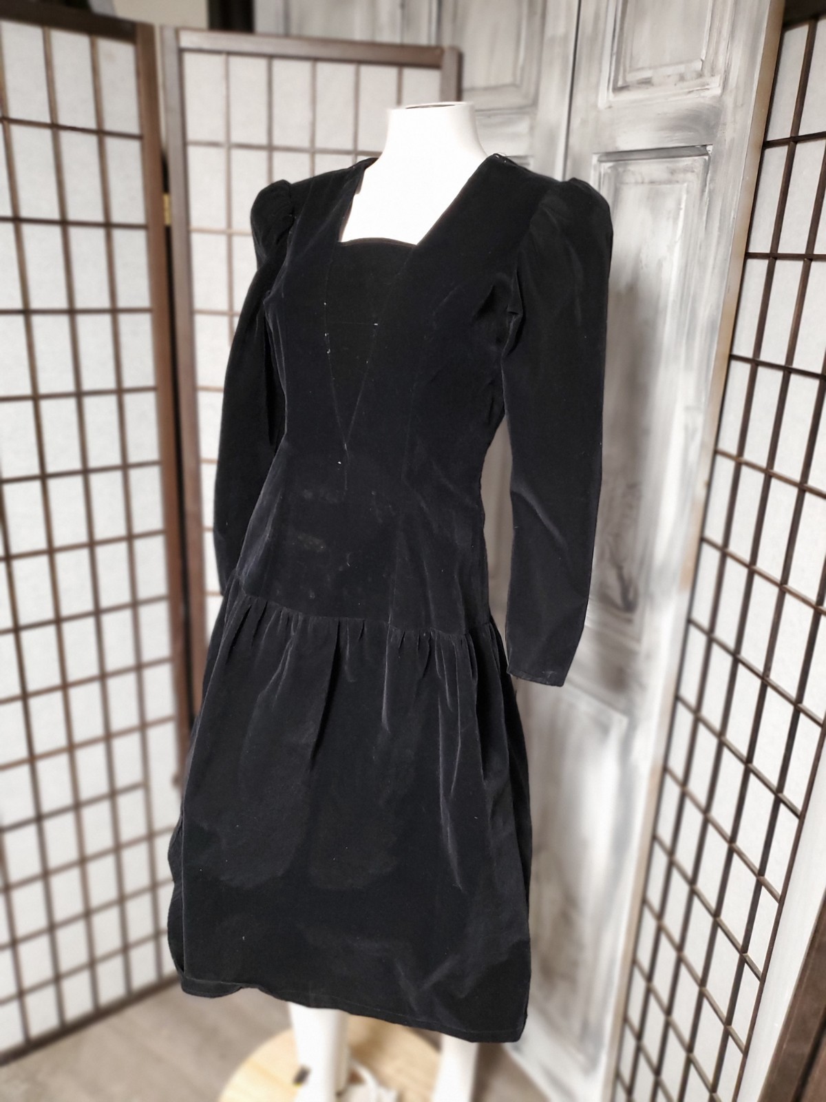 Vtg S velvet prairie dress drop waist 80s 3/4 sleeve Black Midi Gothic Witch