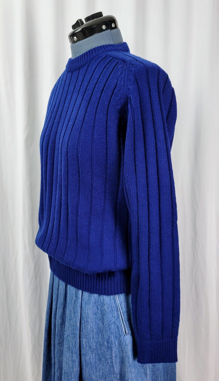 Vtg Cable Knit Crew Neck w Raglan Sleeves in Navy Blue w Zipper Neck Size M?