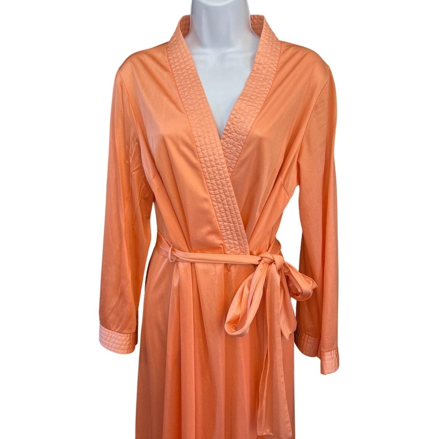 Vintage The Robester Peach Old Hollywood Regencycore Glamour Loungewear Elegant