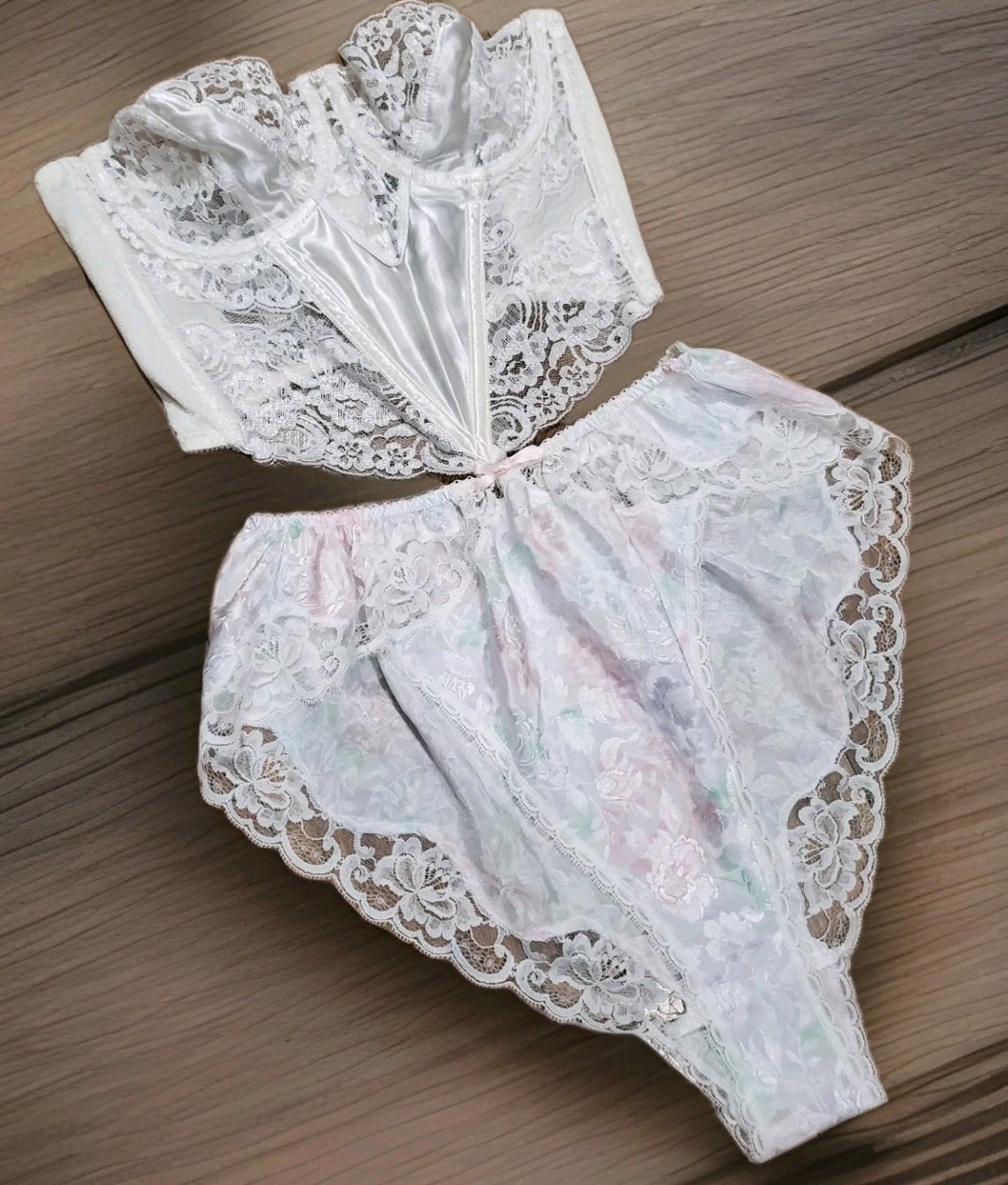 🦢 AUTH VTG CHRiSTiAN DiOR 2 PC LiNGERiE SET SATiN LACE BUSTiER CORSET & SHORTS