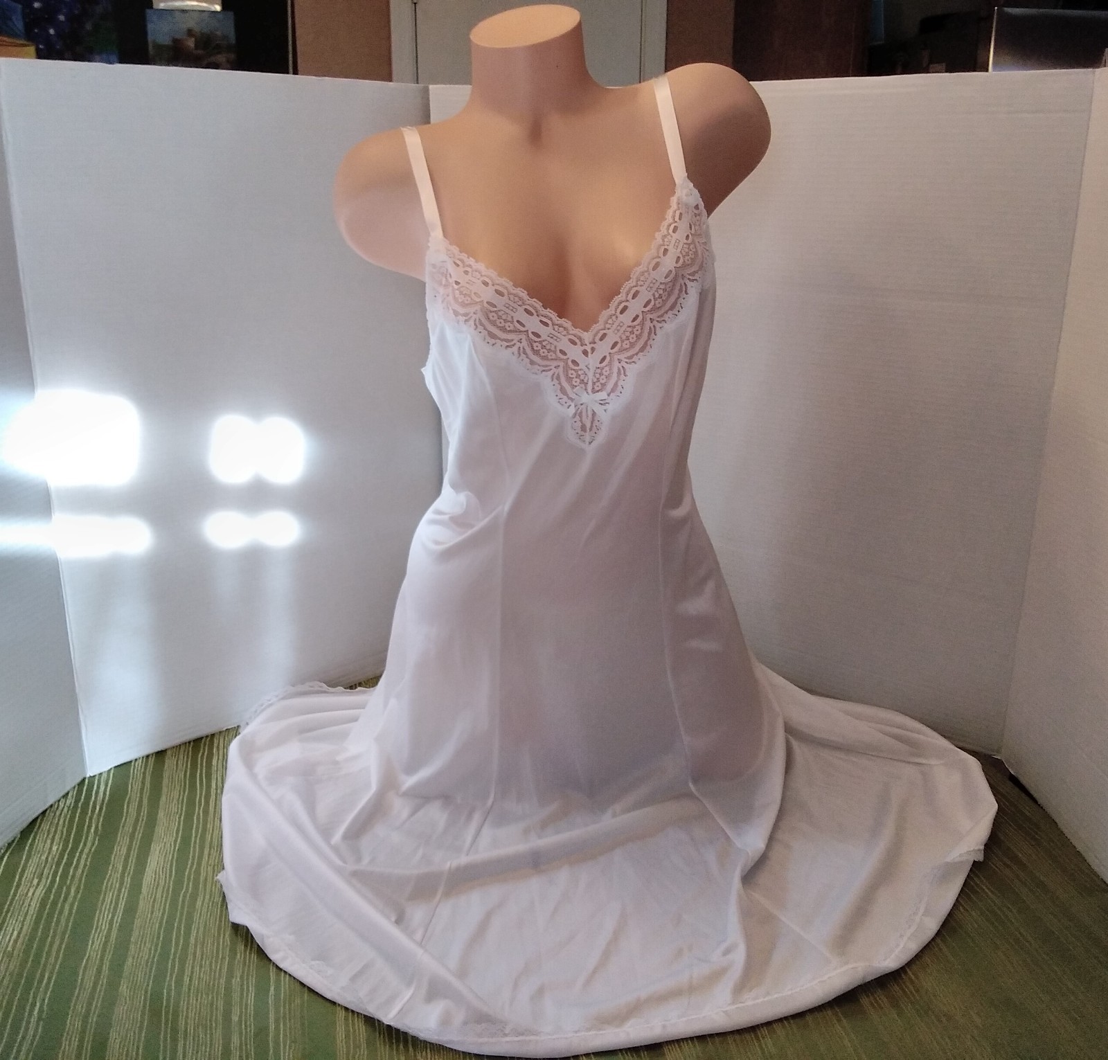NEW Vintage OLGA White FULL SLIP #1373 SZ 36 Silky Soft Lace Trim