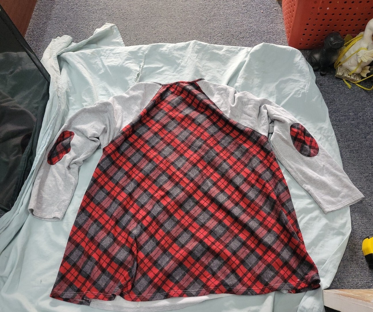 Vintage Red Plaid polyester Long Sleeve T-Shirt Erin London Size XL Padded Elbow