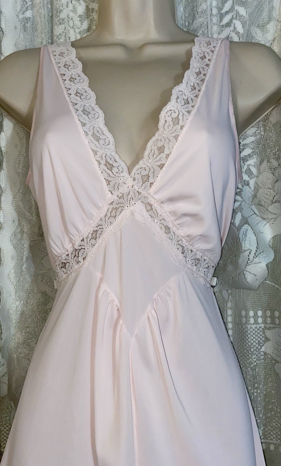 VTG Elegant M Princess Style Pink Soft Nylon Nightgown Negligee Gown Gown