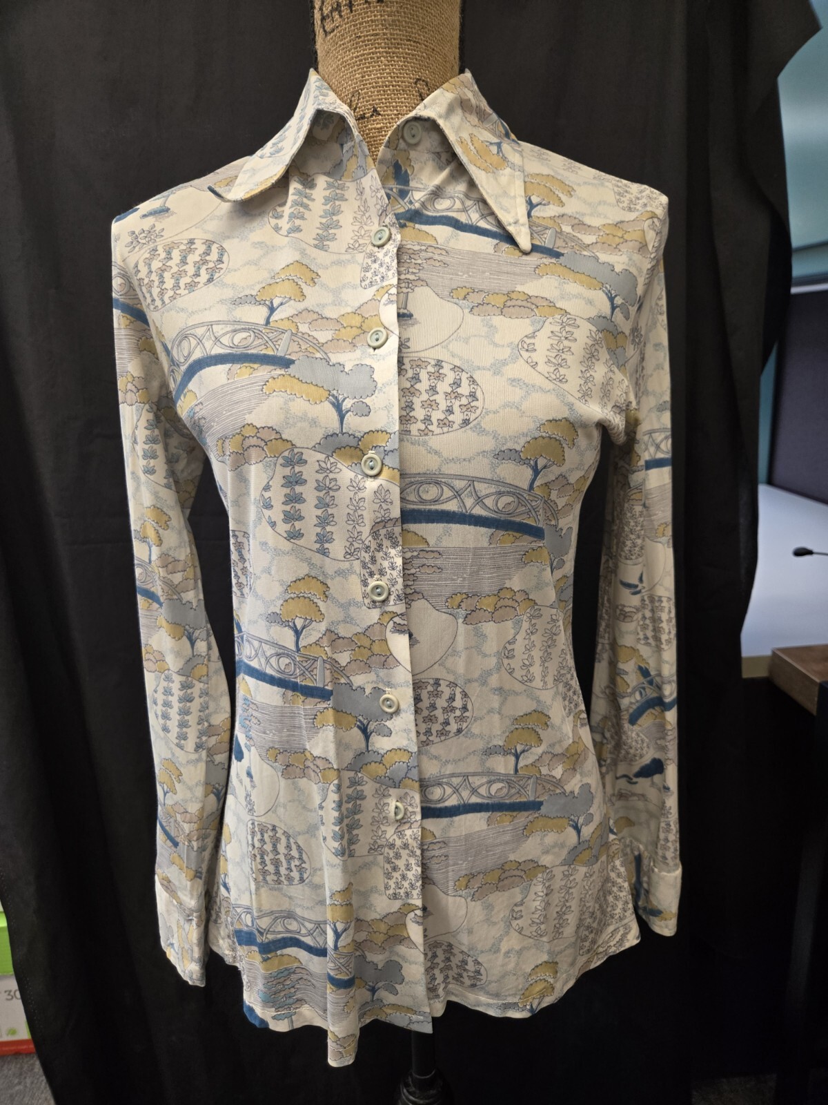 Vintage 70s Kennington LTD Womens Button-Down Blouse Unique Pattern Size 11