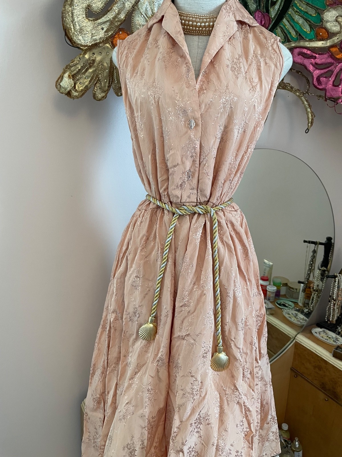 1950s Sleeveless Shirtwaist of Silk Jacquard in Light Salmon Color Size 6-8