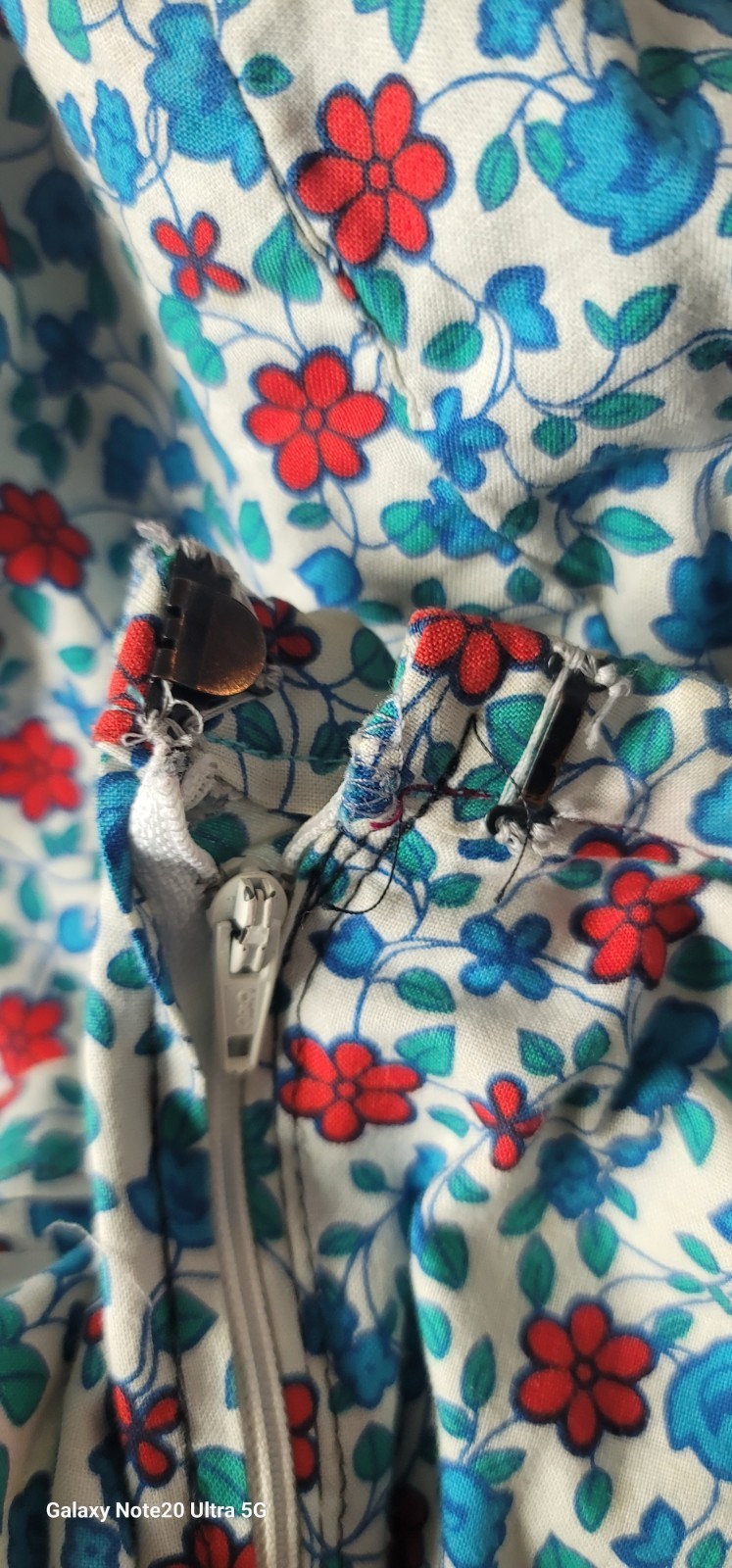 Vintage 1960&rsquo;s – 1970&rsquo;s Summer Floral, Long Sleeved, Hippie, Prairie Med/Lg.