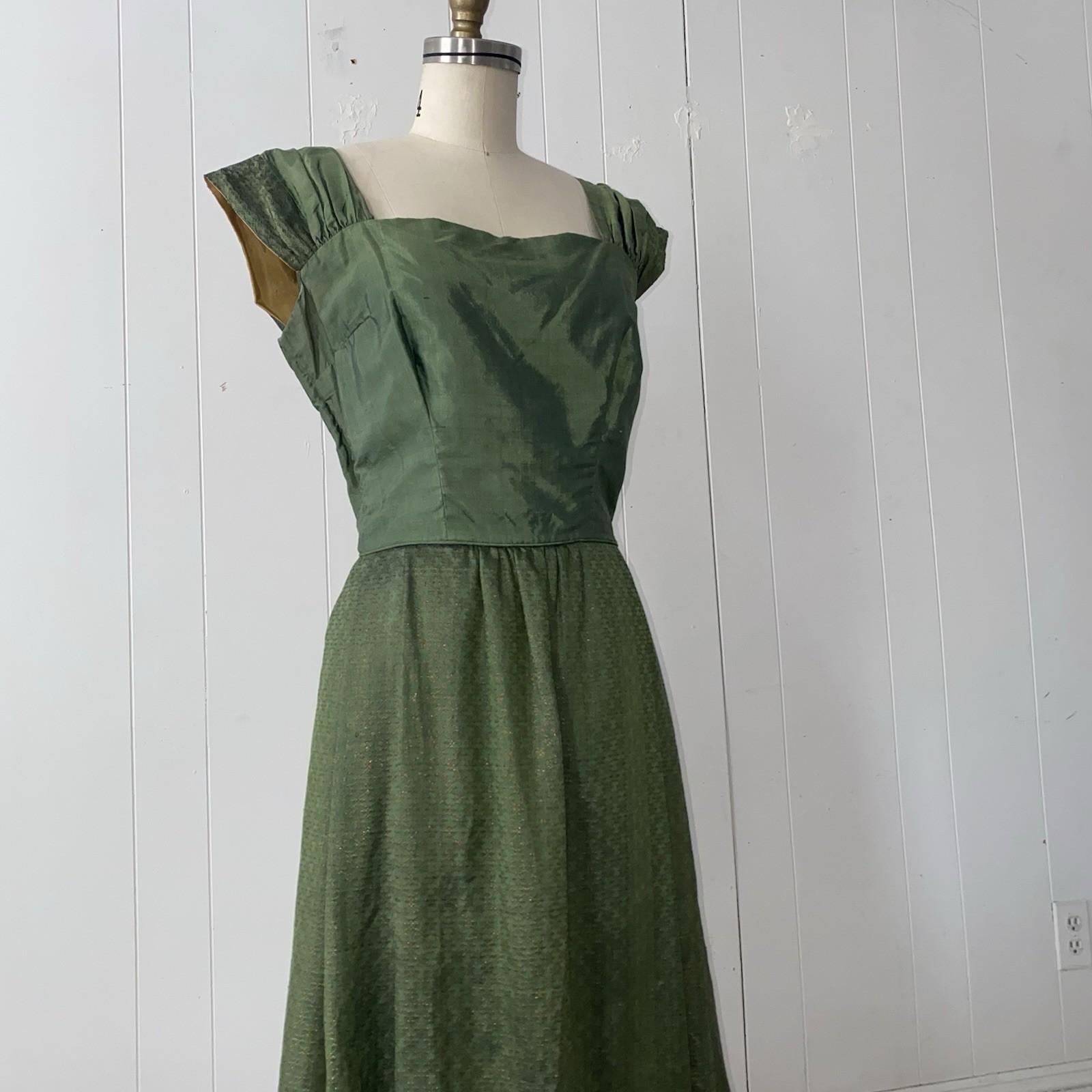 40s 50s Couture/Custom Made Gold Lamé Cocktail Dress Boning Old Hollywood XS