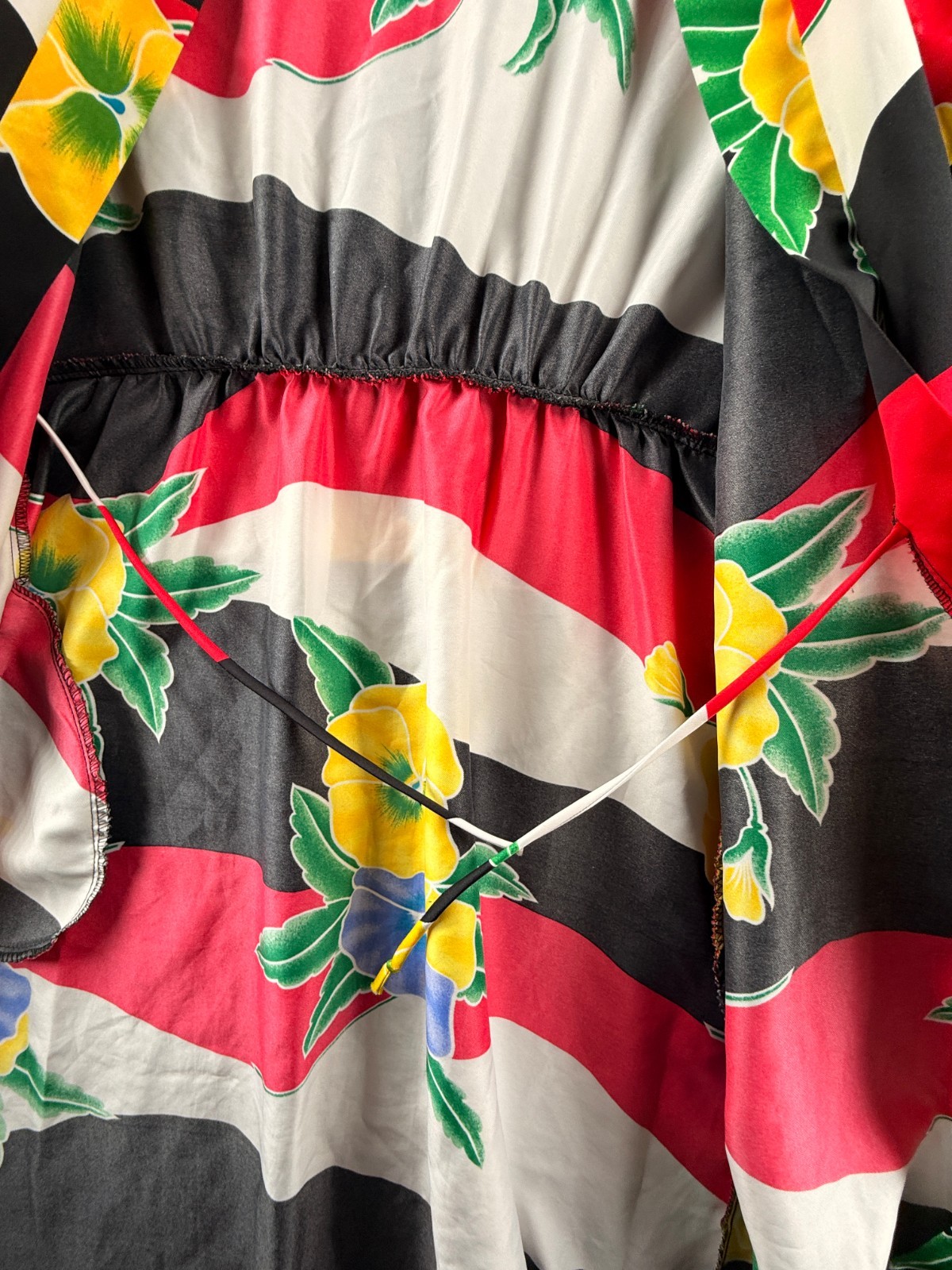 VTG David Brown California Dress Satin Floral Wrap Kimono Robe Belted Medium