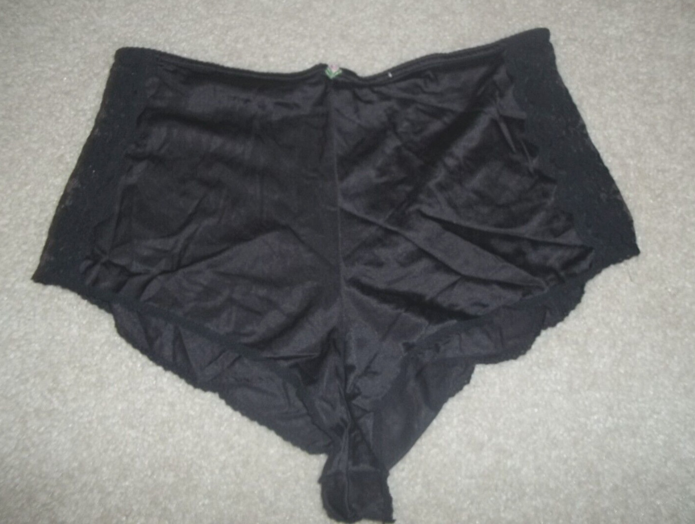 EUC Sissy Vintage Maidenform Chantilly Lace Black Panties Silky sz 5 UNION MADE