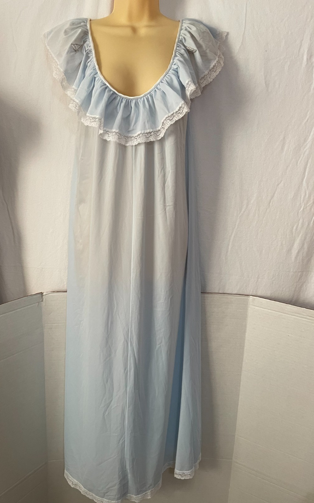 Vtg CLAIRE SANDRA LUCIE ANN BH Long Nightgown Soft Nylon Lace Gown Short Sleeve