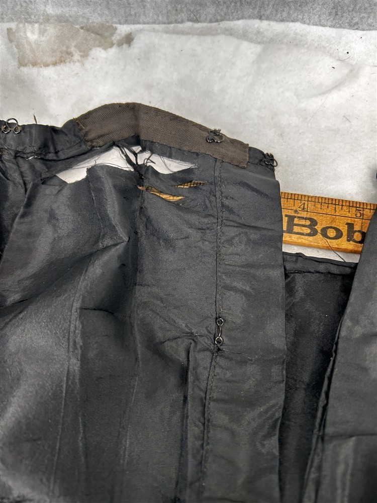antique skirt w/train 1880 black taffeta waist 30 in. original 1890s