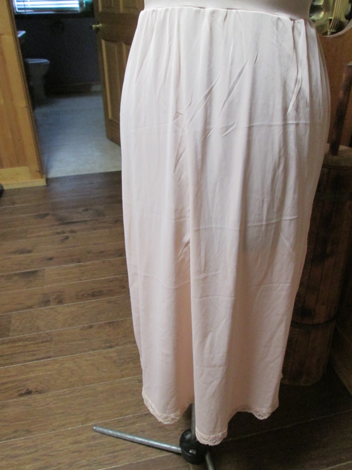 Vtg form fitting slip with built in bra beige 34 small slip midi