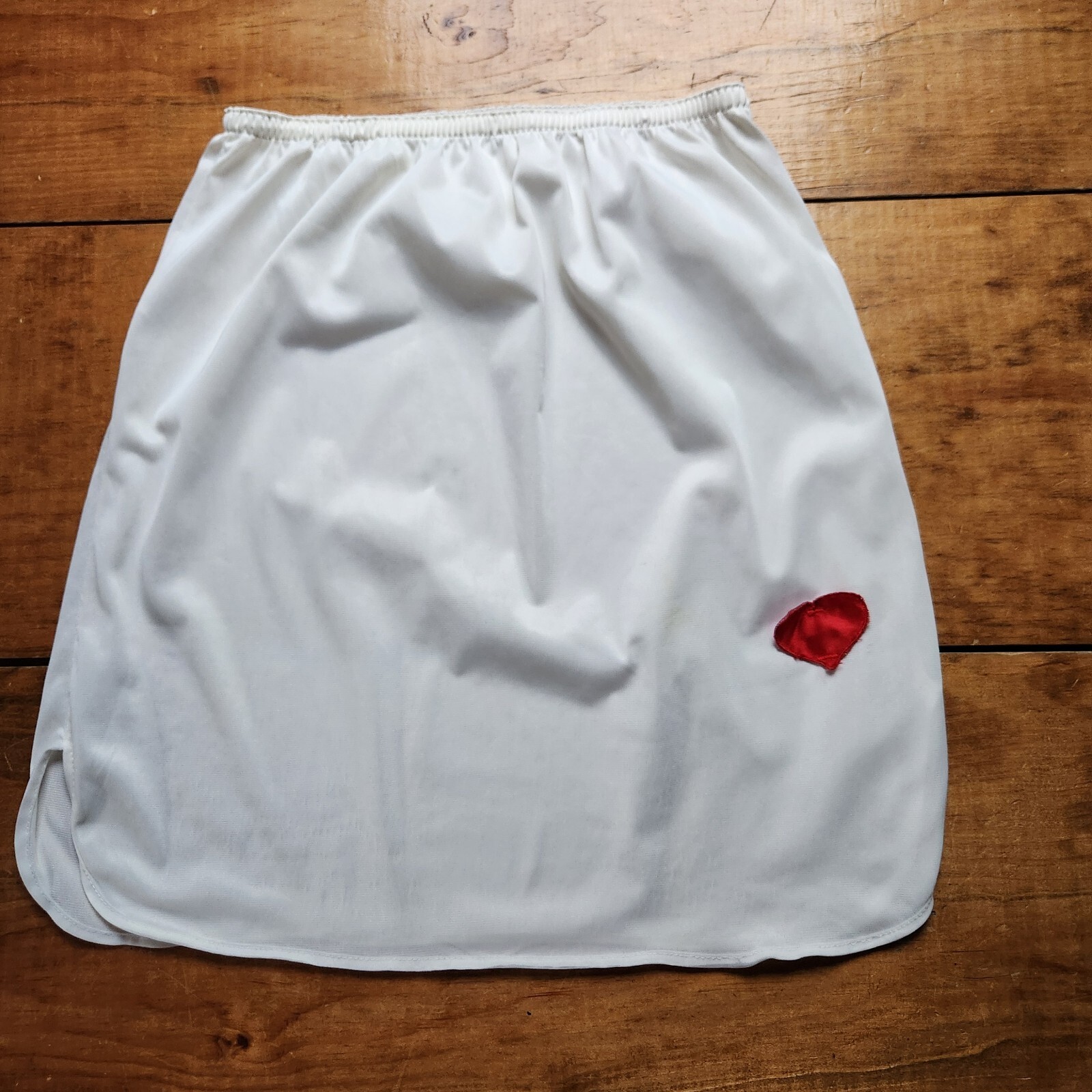 Vintage Opalaire Duponts Slip Short Medium 18 Inches 100% Nylon Heart