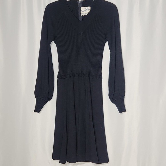 1970s Bishop Sleeve Knit Mid Length Dress Black Wool Acrylic Size 11 M Medium