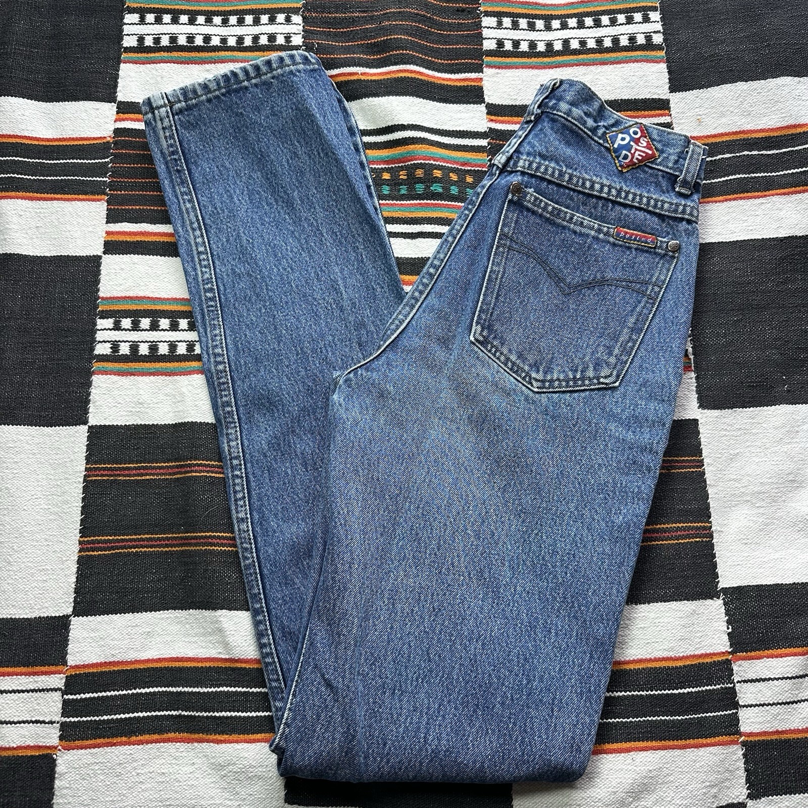 Vintage Posted Medium Wash Denim Slim Jeans. 100% Cotton. 6 Pockets. Size 24/34.