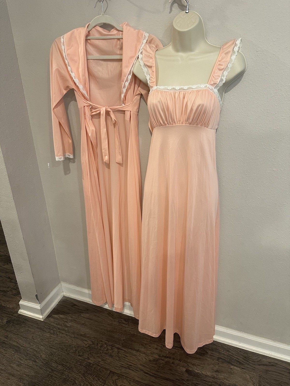 Vintage Long Peach Pink Nightgown Ruffle Sleep Dress & Button Robe Set Small