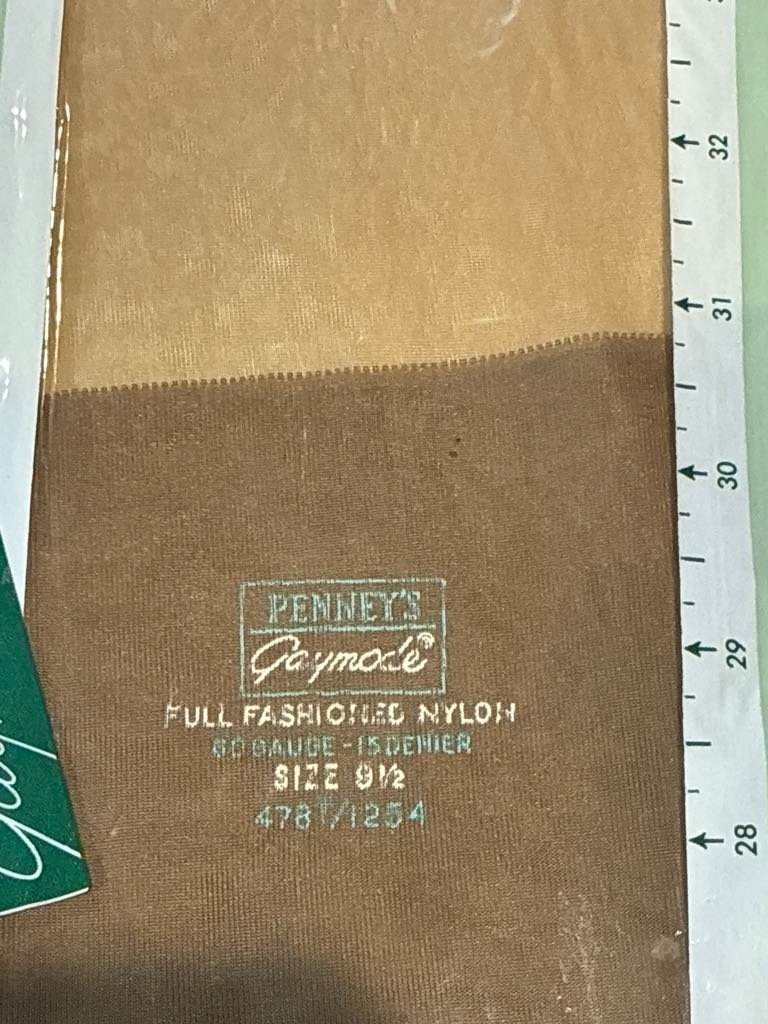Vintage Penney&rsquo;s Gaymode full fashioned nylon size 9 1/2 (garters not incl)