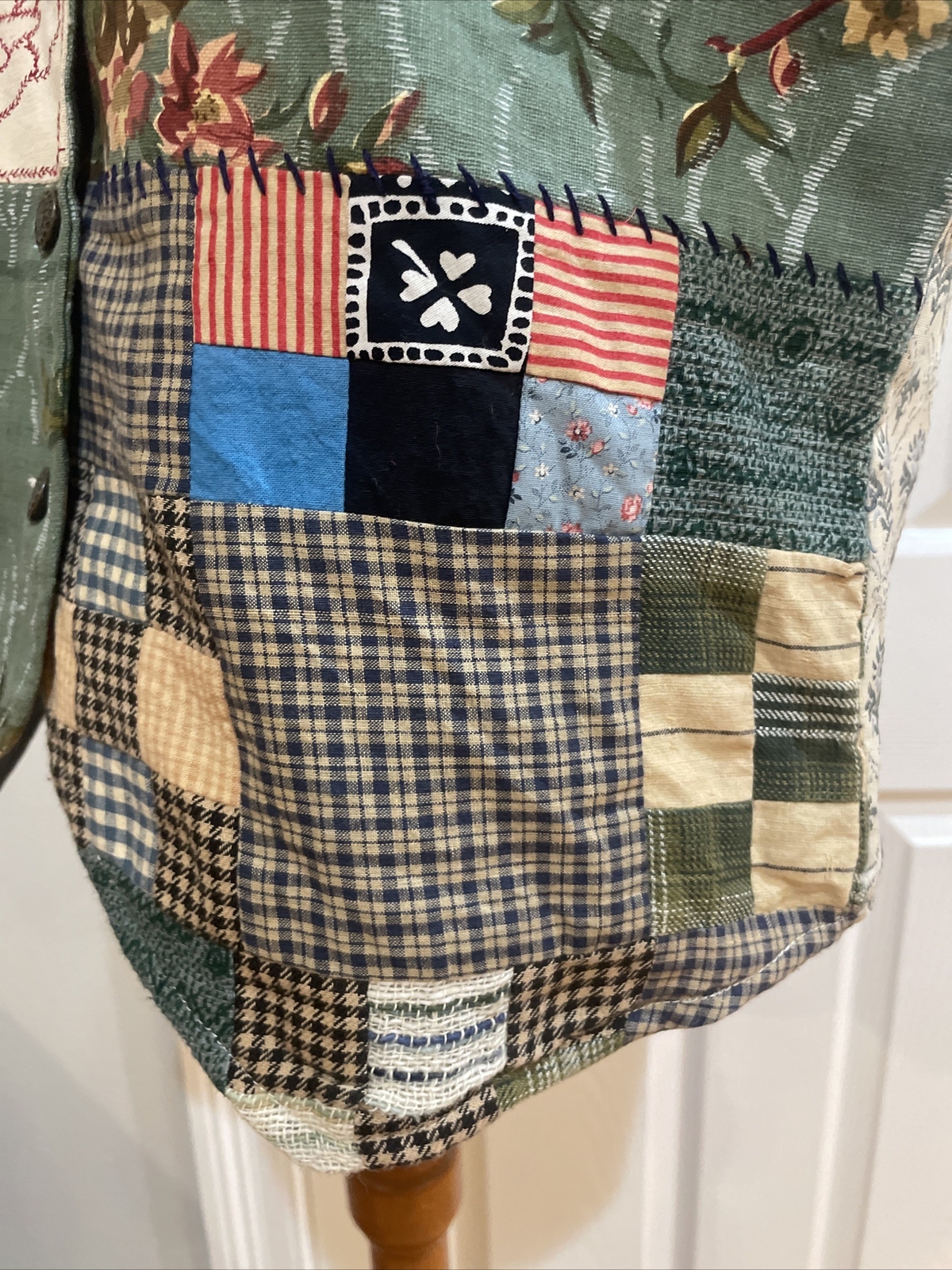 Vintage River Wearable Art vest Patchwork Floral Plaid 100% Cotton Lined M nwts