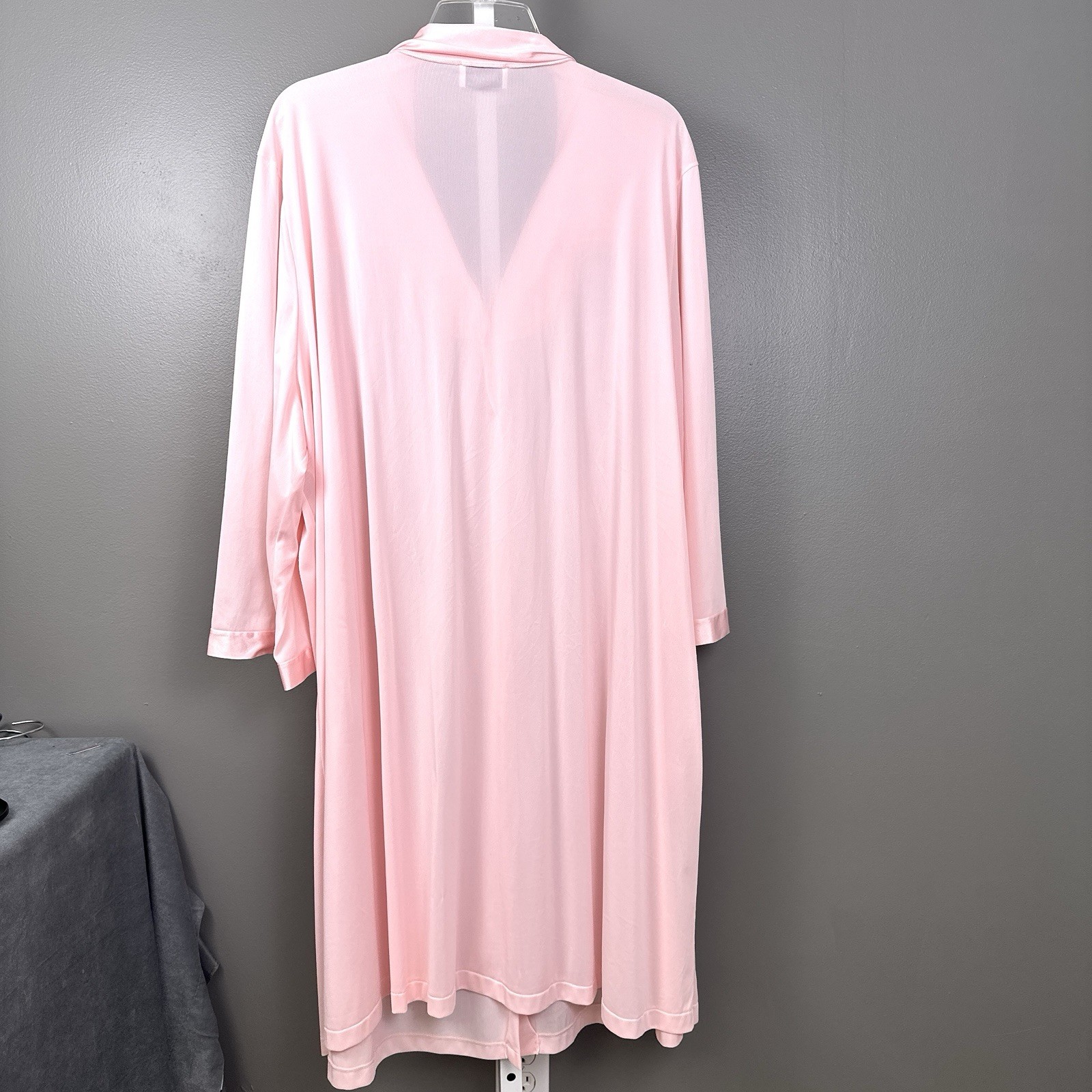 Vintage Vanity Fair Button Up Robe Housecoat Size 3X XXXL 31-807 Baby Pink Nylon