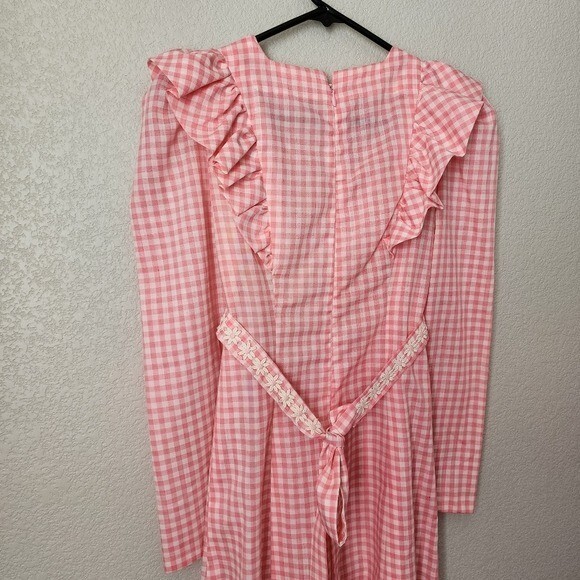 VINTAGE handmade 70&rsquo;s Gingham Ruffle Dress in Pink White Daisy Belt