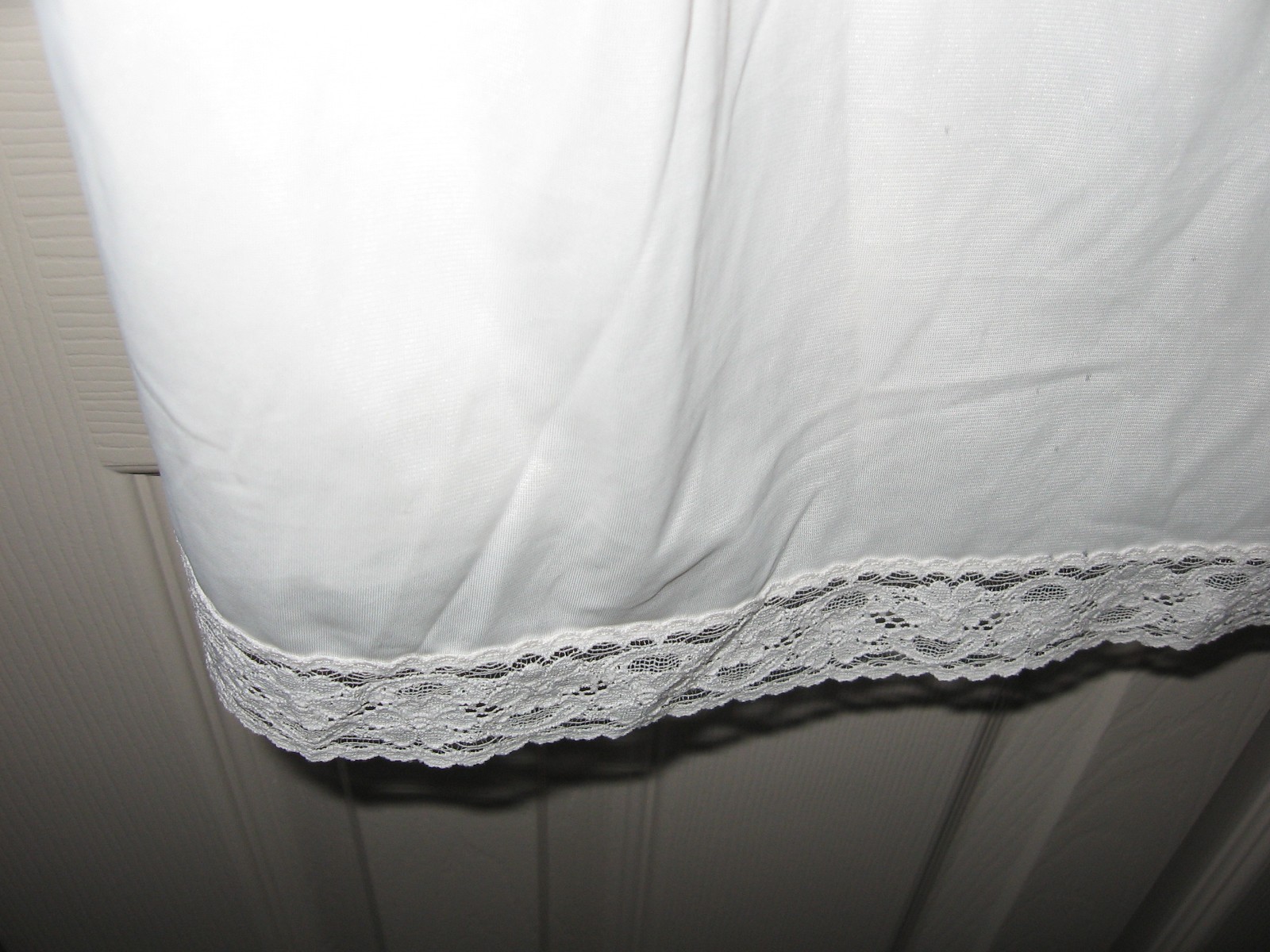 Vanity Fair White Nylon Full-Length Slip Style 10-103 Size 38 28&Prime;/44 Lace Trim