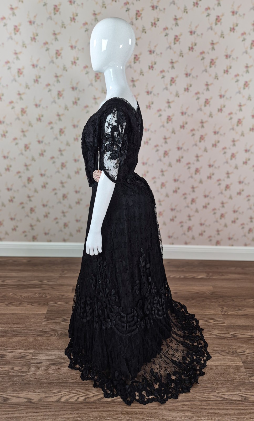 1890s Victorian Dress, Black Silk Lace Mourning Gown « Museum Deaccession » Sz M/L