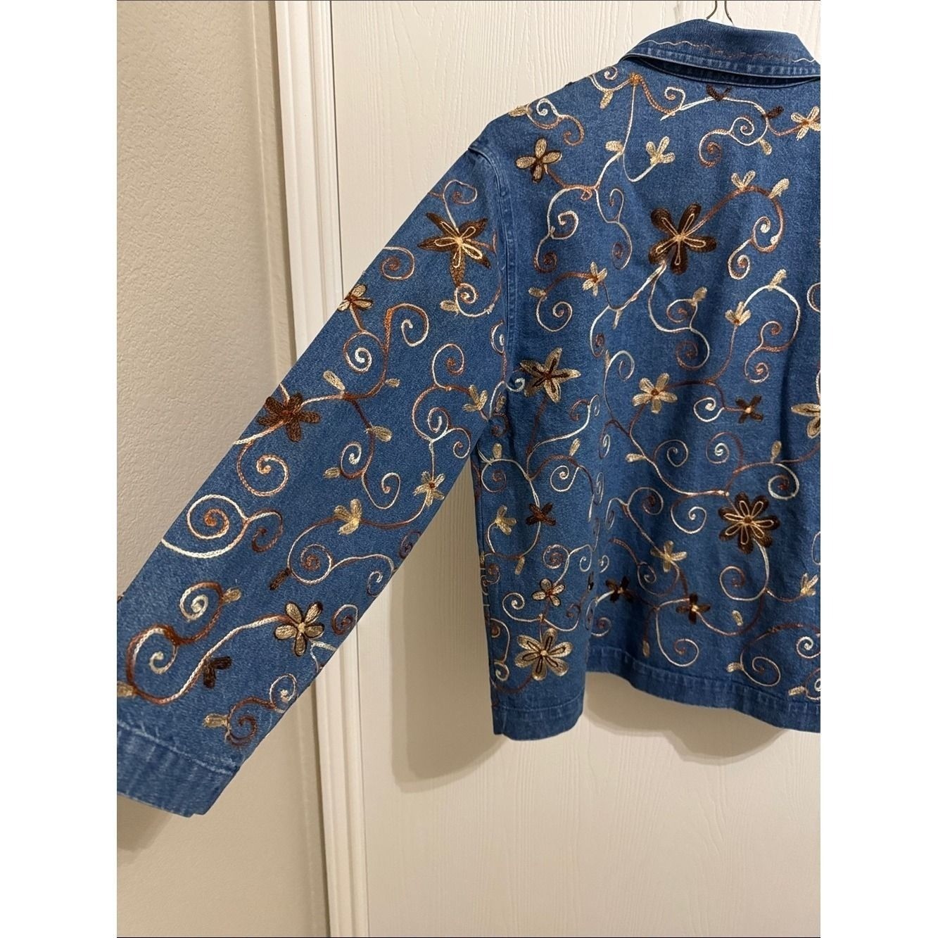 Units Embroidered Cotton Denim Jacket Boho Floral Wood Buttons Long Sleeve Large