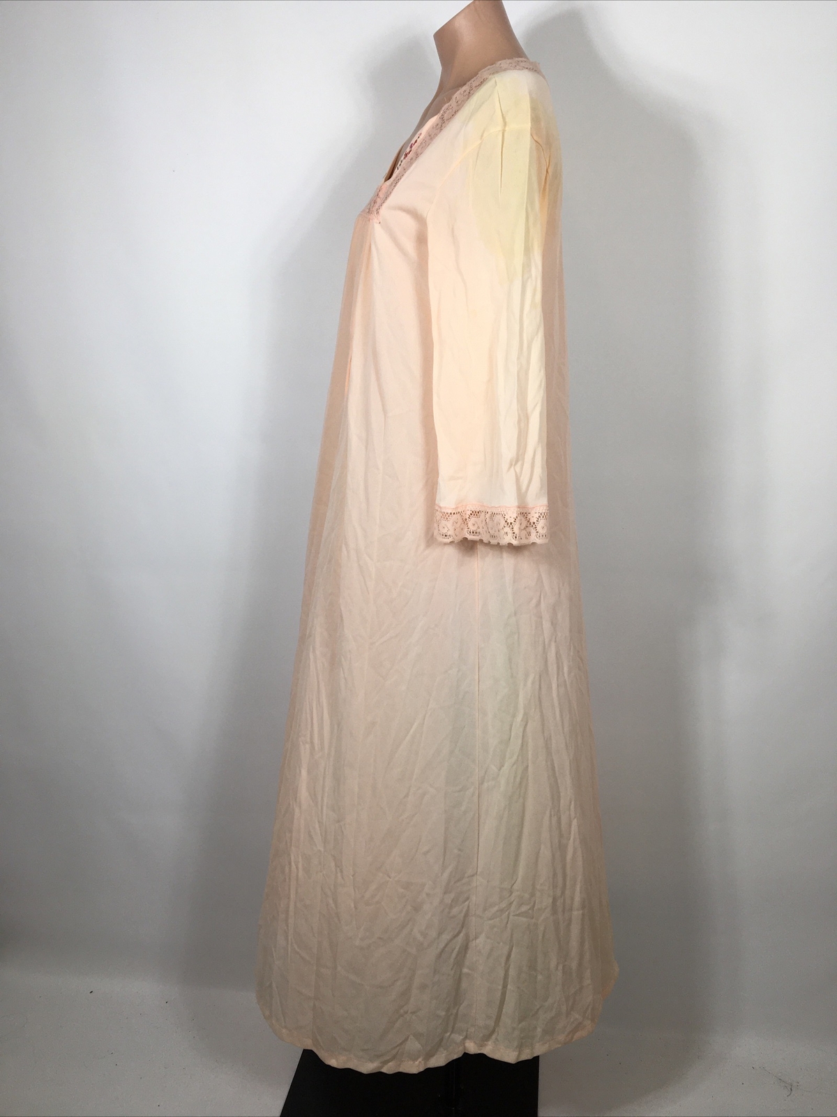 VINTAGE GOSSARD ARTEMIS PINK SIZE MEDIUM NIGHTGOWN Rove Floral Lace Zip Front