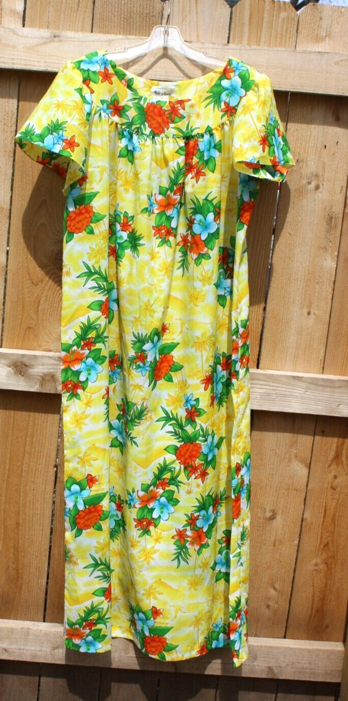 Vintage 1960&rsquo;s Women&rsquo;s Made IN Hawaii Polyester Dress / MuuMuu SZ 15 MCM