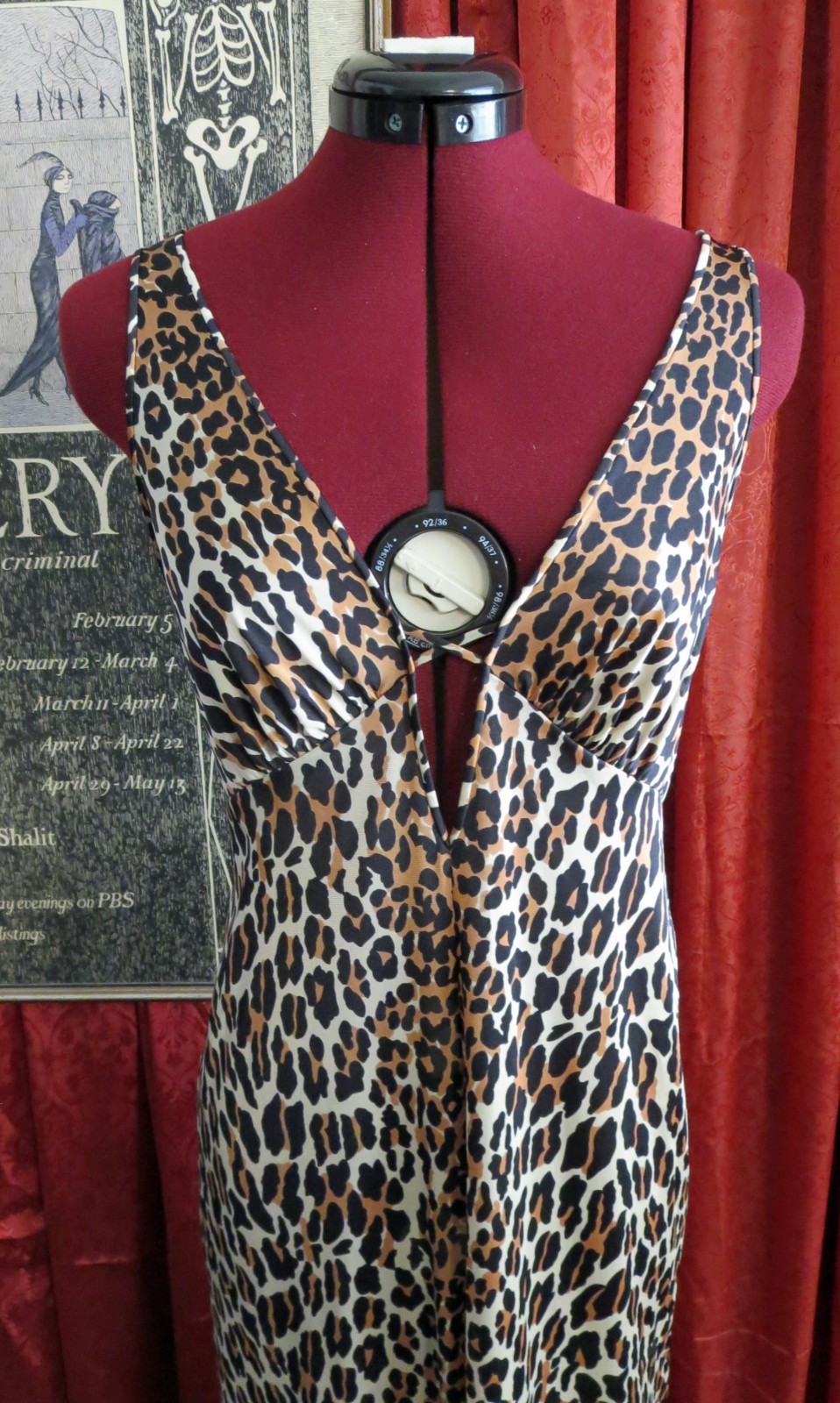 1970s/1980s Low Cut Strappy Leopard Print Nightgown Vanity Fair Size 32 XS/S