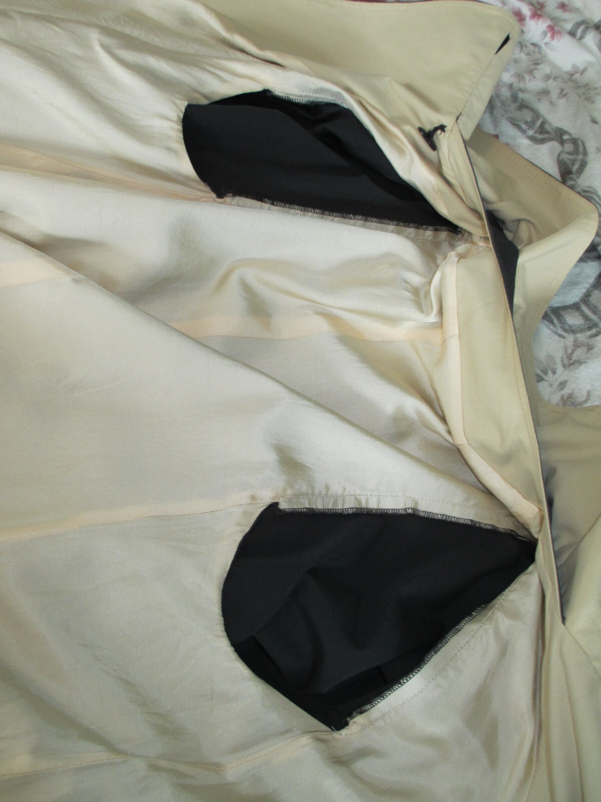 Spring Black Cape Coat Cream Collar Vintage 1970’s