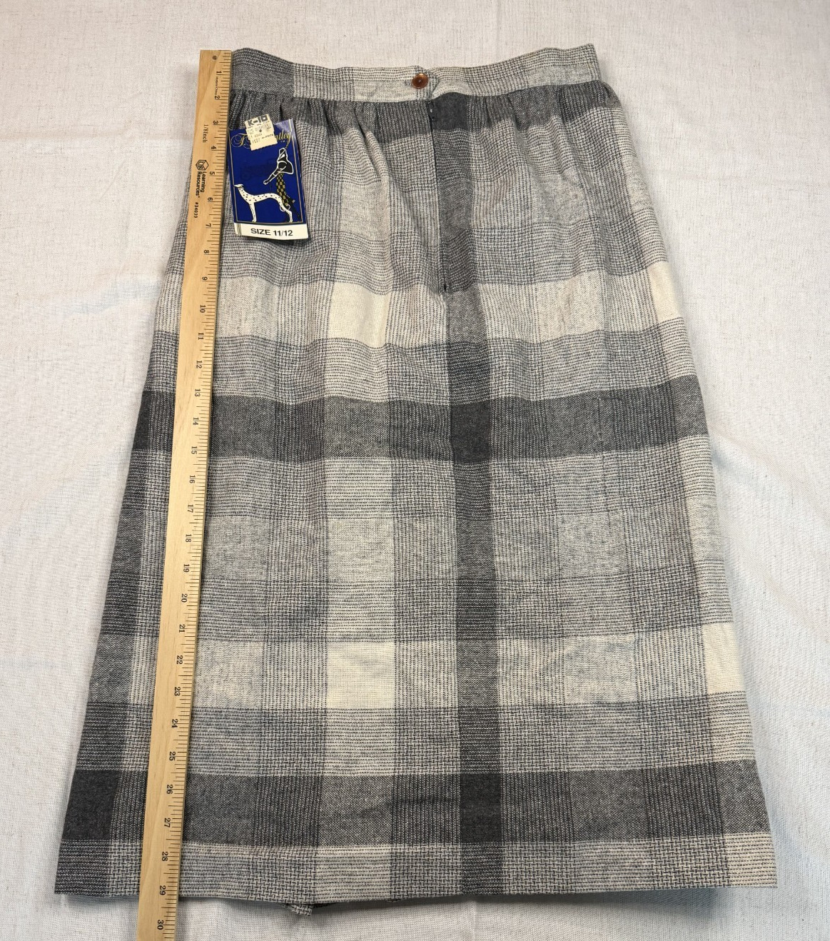 Vintage 70s 80s Bentley Wool Blend Plaid Skirt Size 11/12 USA – NEW with TAGS