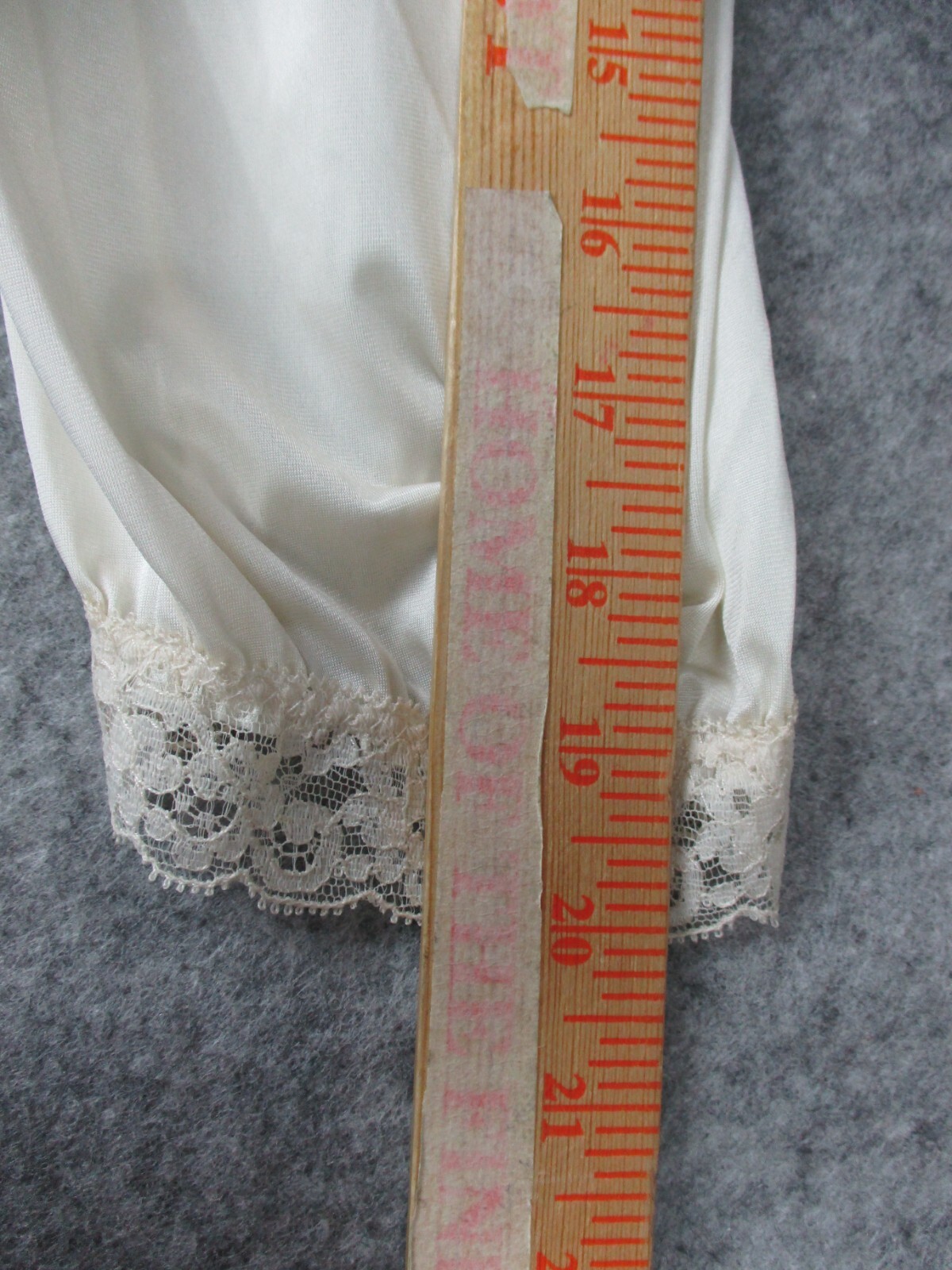 Miss Elaine Peignoir Robe nightgown & Dress Women S Ivory BUTTER SOFT Nylon Lace