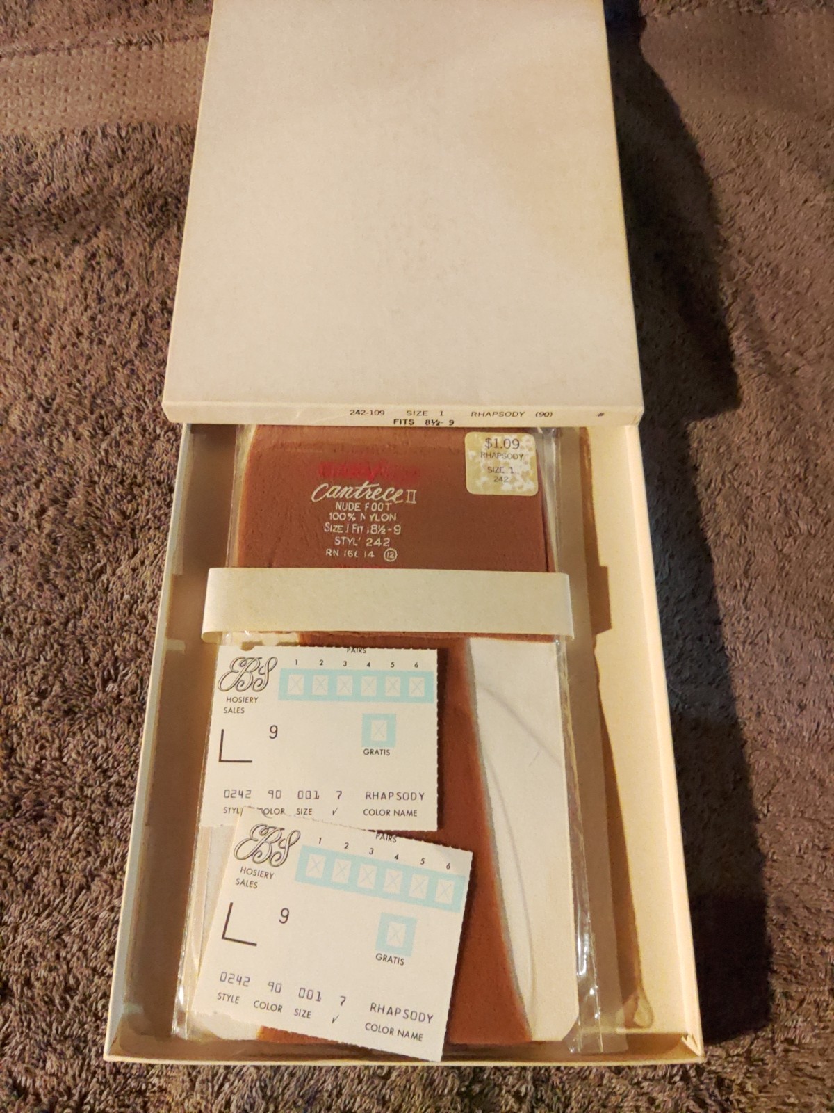2- VINTAGE Cantrece II SEAMLESS SHEER NYLON STOCKINGS W/BOX Size 1 Fits 8.5-9