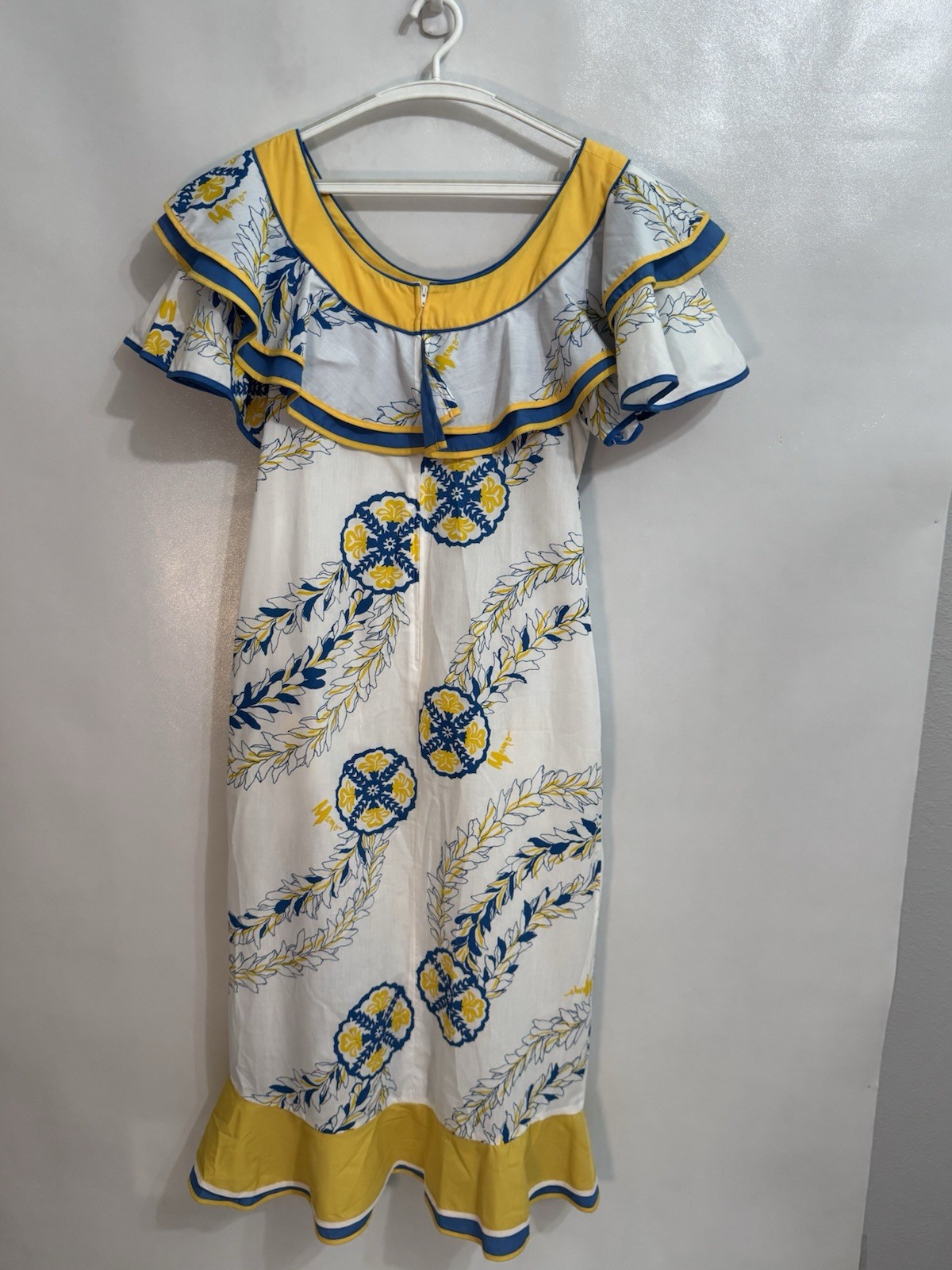 Mamo Howell Sz 16 Hawaiian Muumuu Dress Ruffle Hem Multicolor Floral Vintage