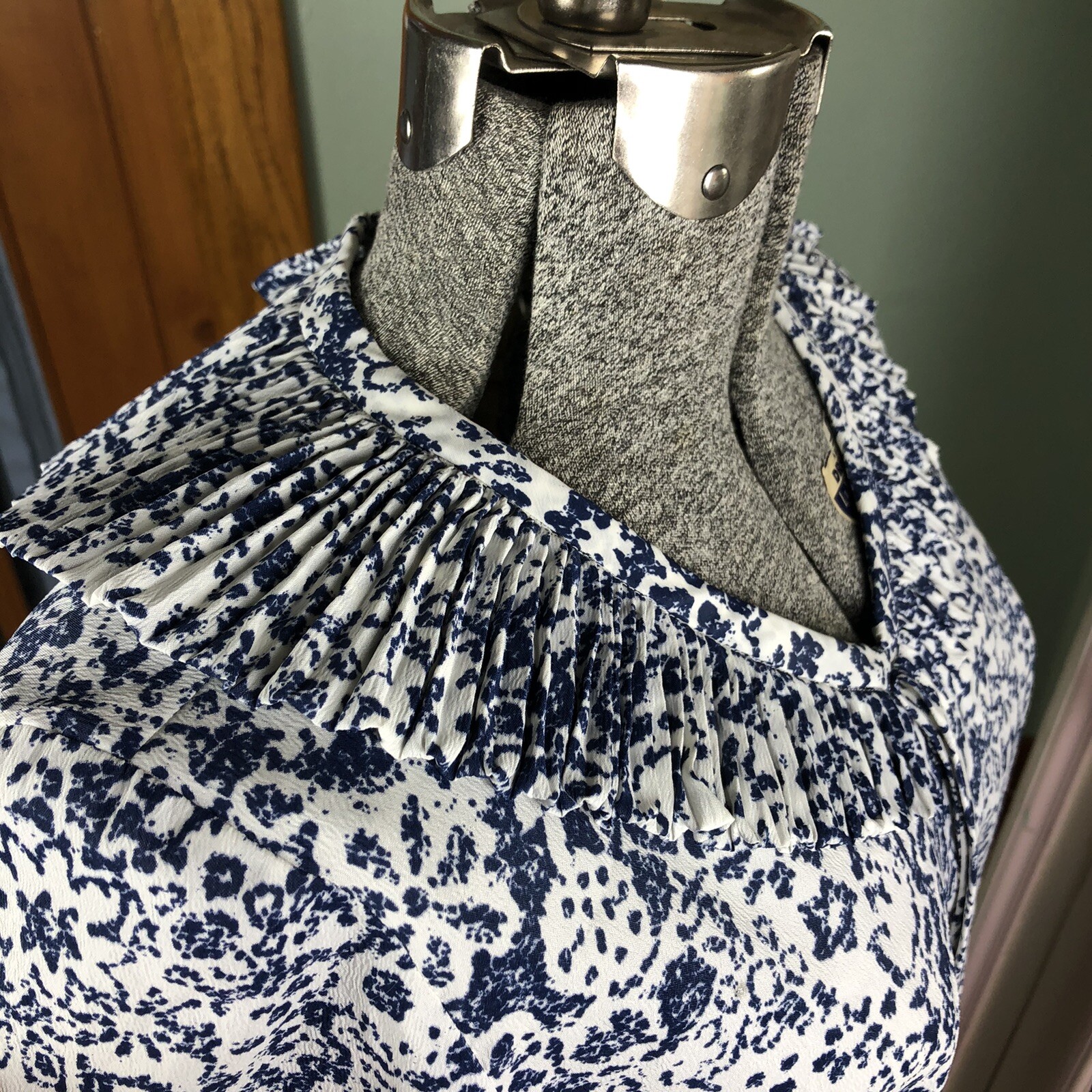 Vintage 1960s Blue Cream Print Textured Top Blouse Pleated Collar Medium Shirt