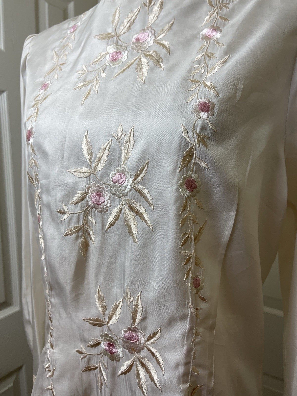 Nilani Victorian Embroidered Blouse Size 12 Light Beige Pink Lace Collar Women’s