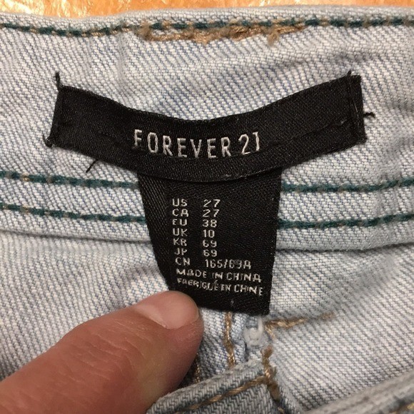 Forever 21 Distressed Denim Shorts Light Wash Cuffed Size 27 Y2K Indie Sleaze