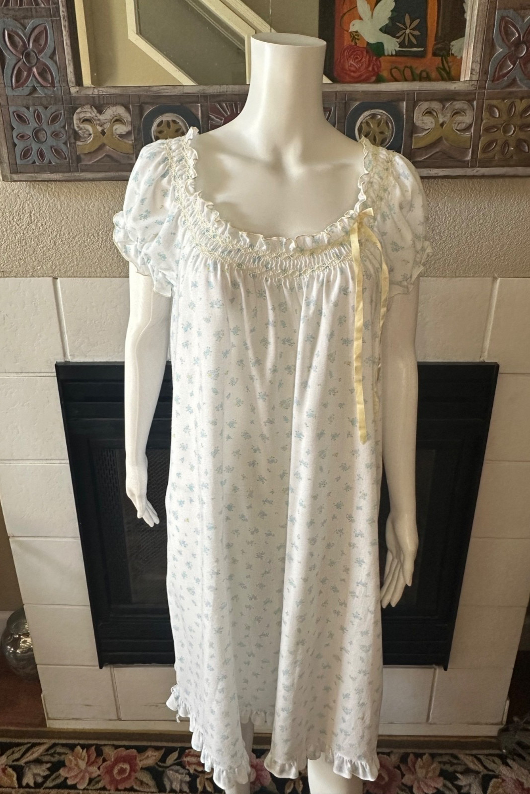 Miss Elaine Union Made Nightie VTG small Armpit To Armpit 21.5” Length 38.5”