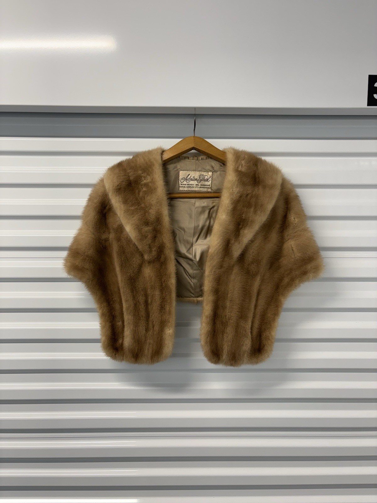 Vintage 70s/80s Genuine Mink Fur Capelet Evening Stole Wrap Size M